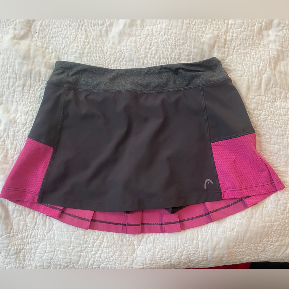 Head dynamic skort gray and pink tennis skirt. Size Small. EUC